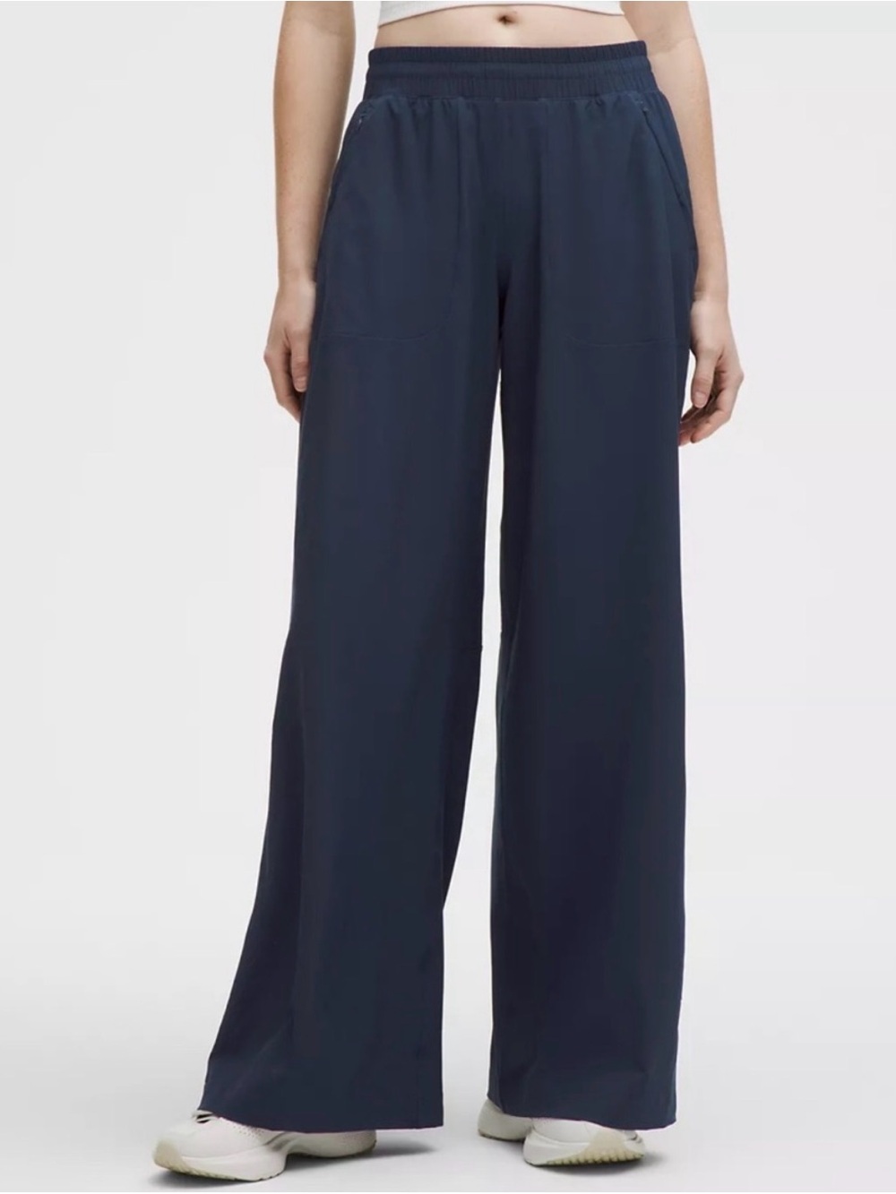 lululemon athletica Swift Mid-Rise Wide-Leg Pant in Navy